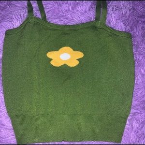 green flower tank top🌼